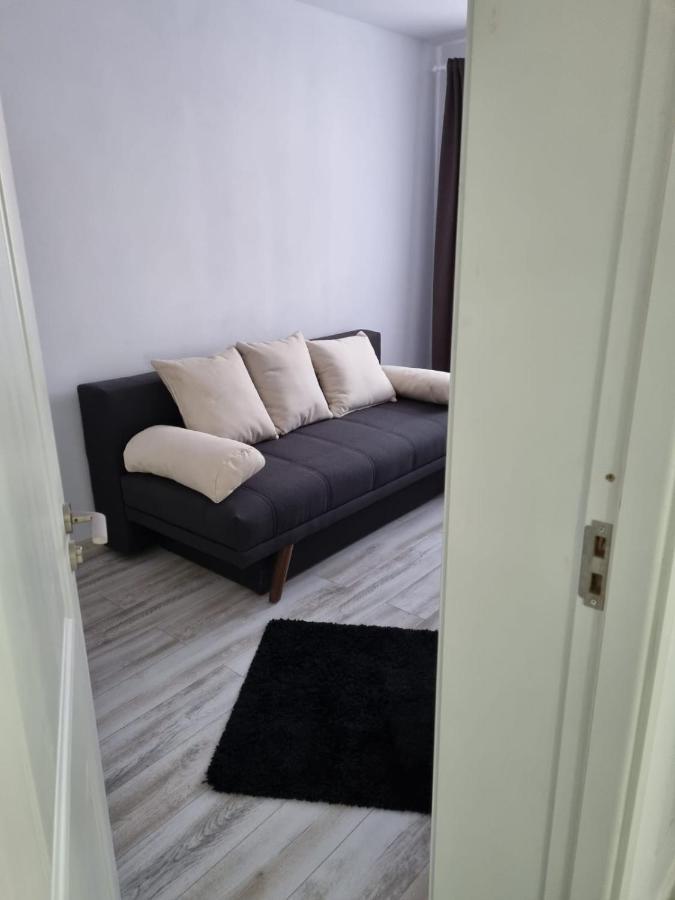 Luxury Apartament Curtea De Arges Exterior photo